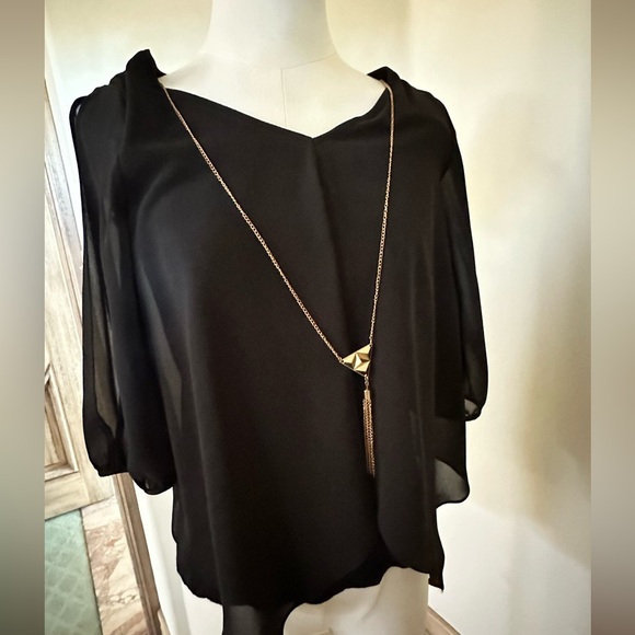 Chic Black Blouse with Necklace - Picture 13 of 13